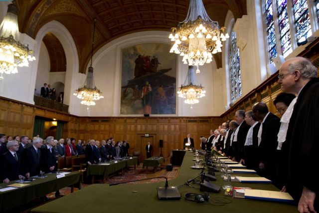 Σεβαστή η απόφαση της Χάγης, τώρα διαπραγμάτευση με τη Γερμανία, λέει η Ιταλία